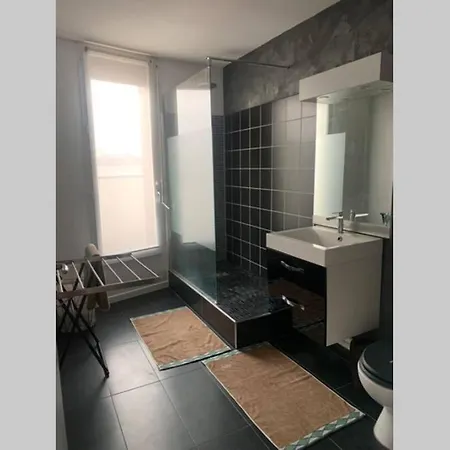 Apartment Dernier Etage, Balcon, Parking Gratuit ! Bordeaux